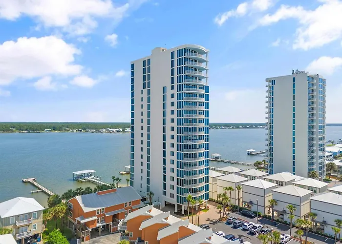 Lagoon Tower 1002 *